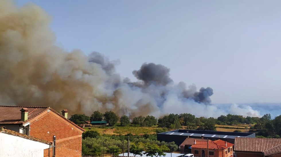 Incendio de El Raso el sábado por la tarde.