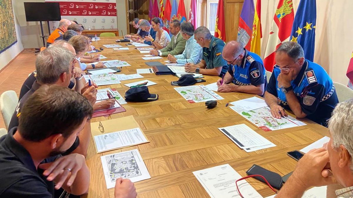 Junta de Seguridad Local ante el Mercado Medieval.