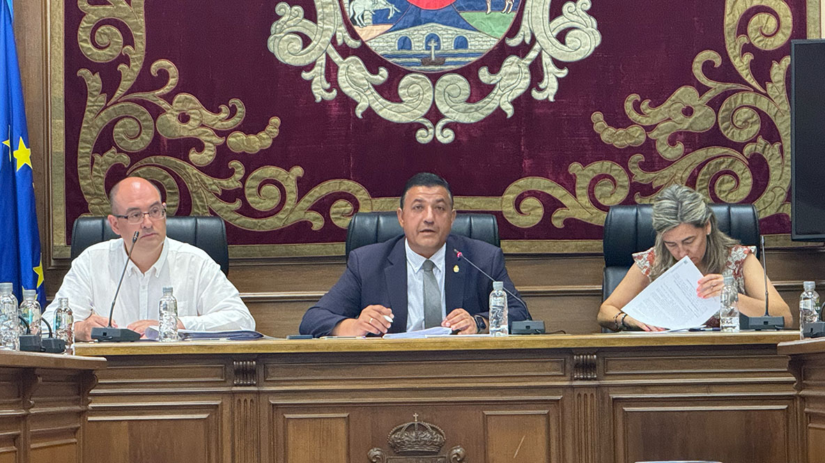 Carlos García en el último pleno de la Diputación de Ávila.