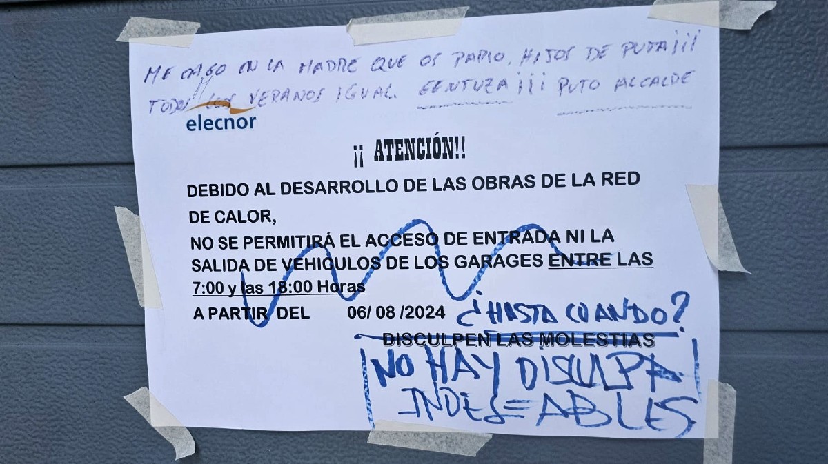 Protesta de los vecinos del Paseo de Don Carmelo por las obras en su calle.
