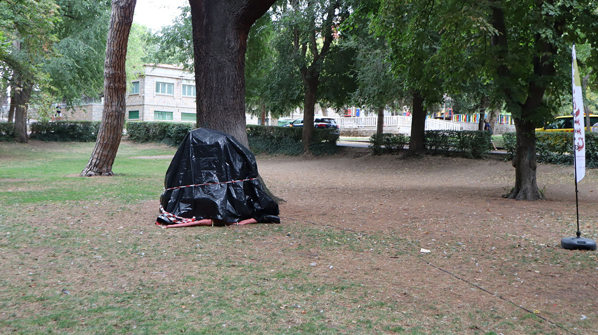 El espect&aacute;culo &lsquo;Brigitte et le petit bal perdu&lsquo; protegido de la lluvia