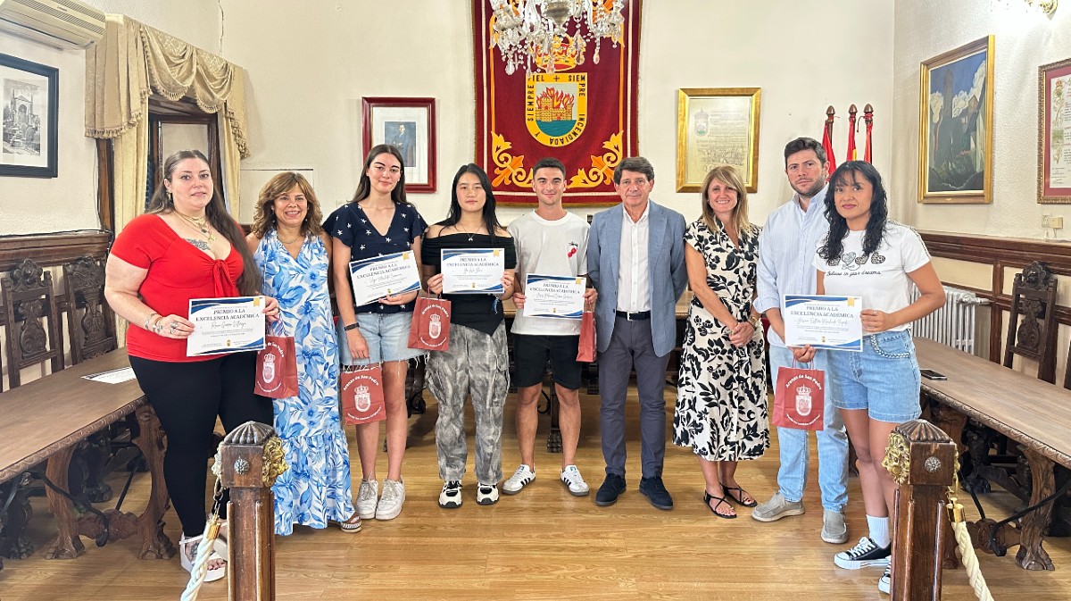 Entrega de los premios de excelencia acad&eacute;mica de Arenas de San Pedro.
