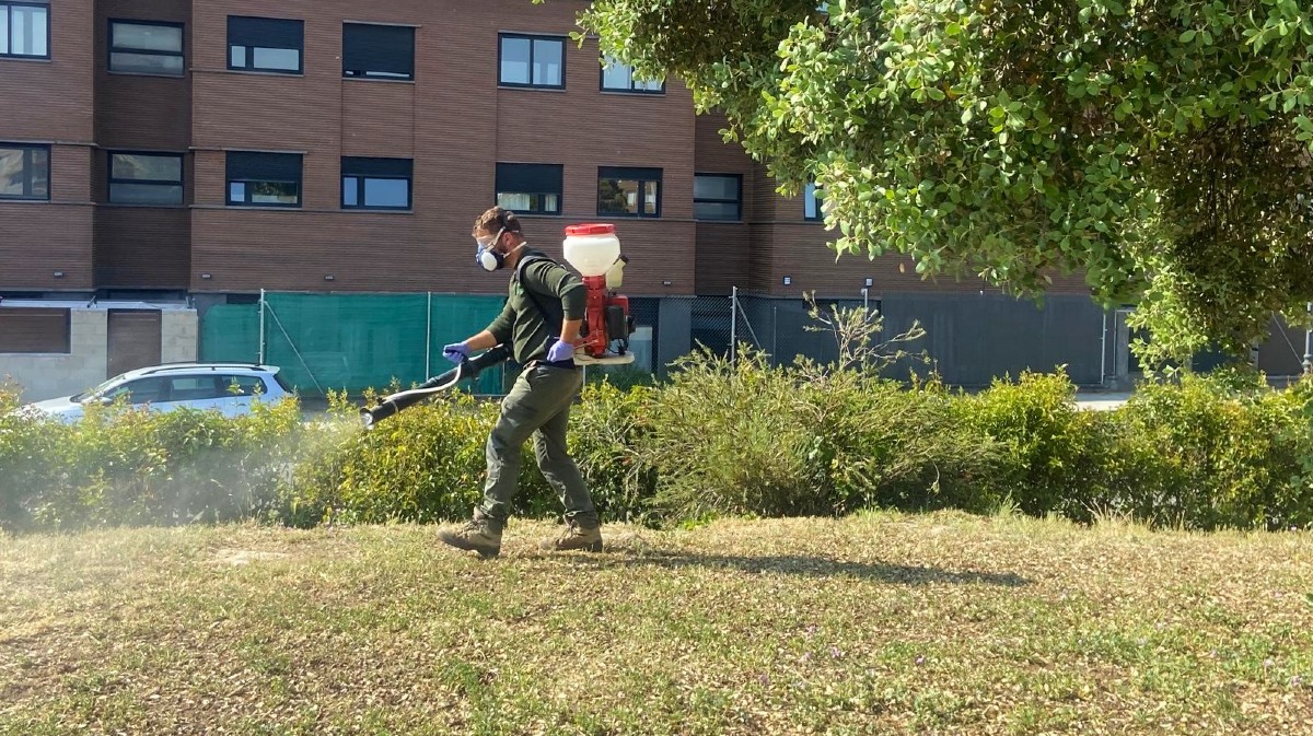 Desinsectaci&oacute;n en un parque canino en &Aacute;vila.