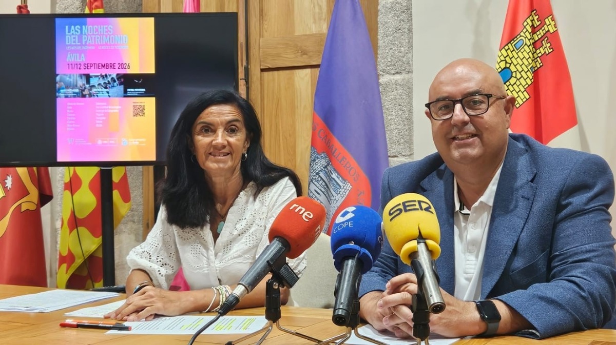 Carmen Mateos, t&eacute;cnico de Turismo, y Carlos L&oacute;pez, teniente de alcalde de Turismo y Cultura