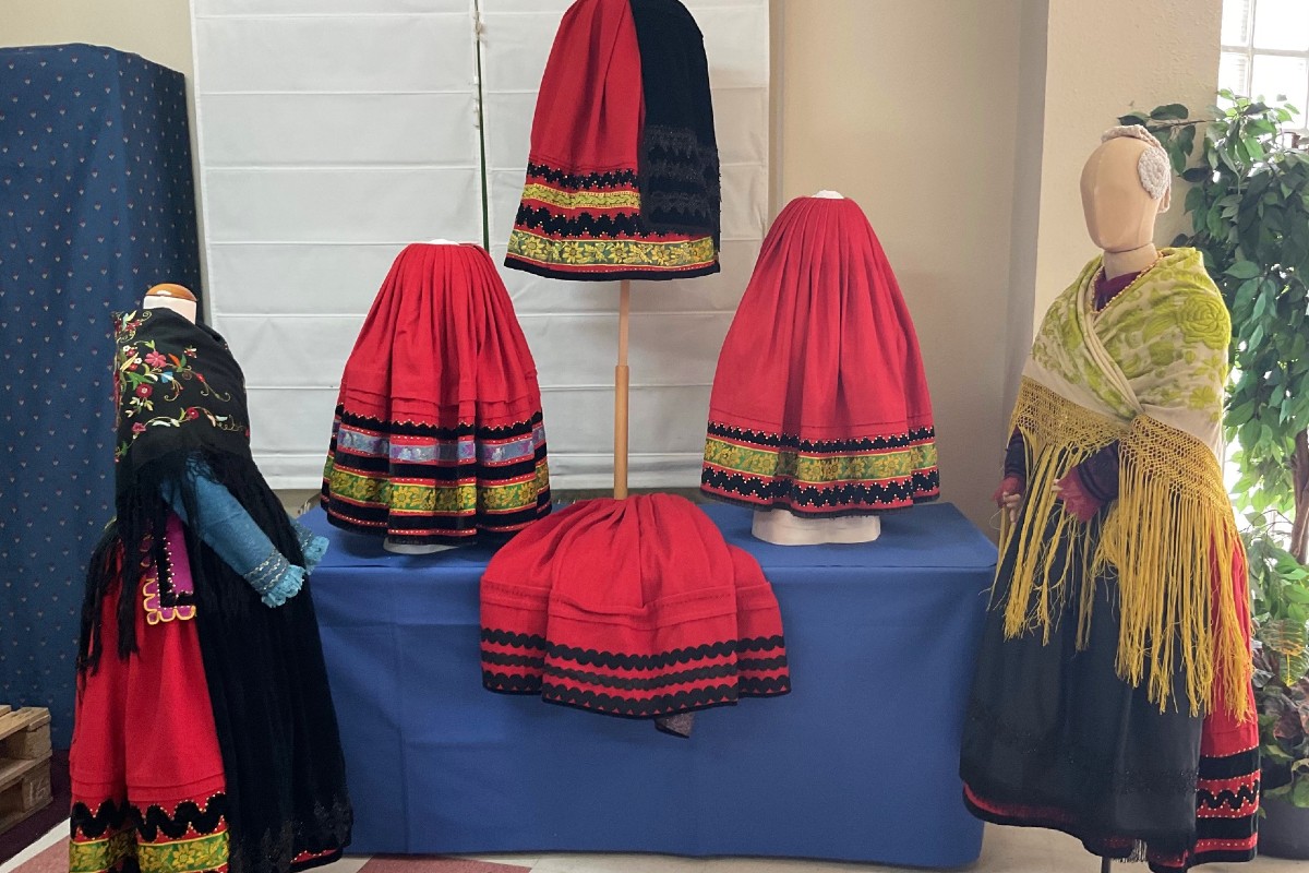 Exposici&oacute;n 'Lujos de anta&ntilde;o' en Becedas.