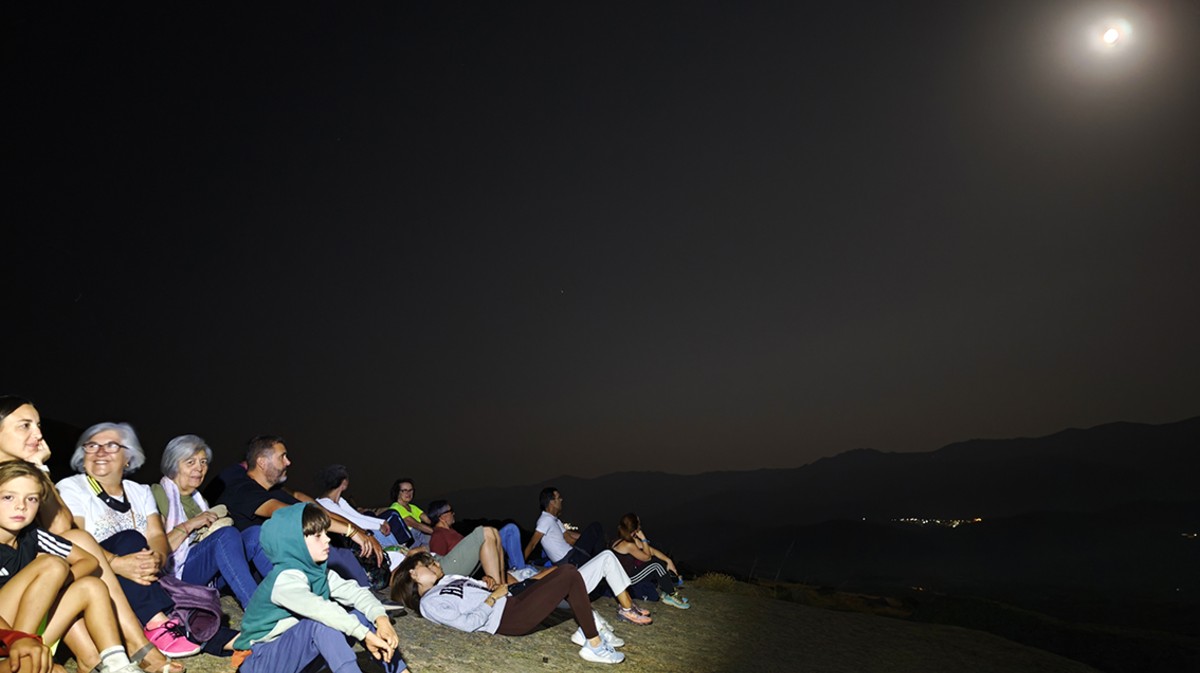 &lsquo;Paseo a la luz de la luna llena' en Cerro Gallinero en 2025.