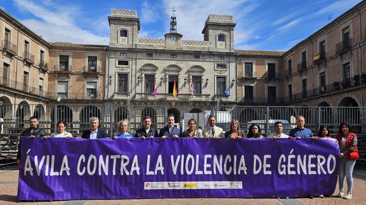 Concentraci&oacute;n en las puertas del Ayuntamiento