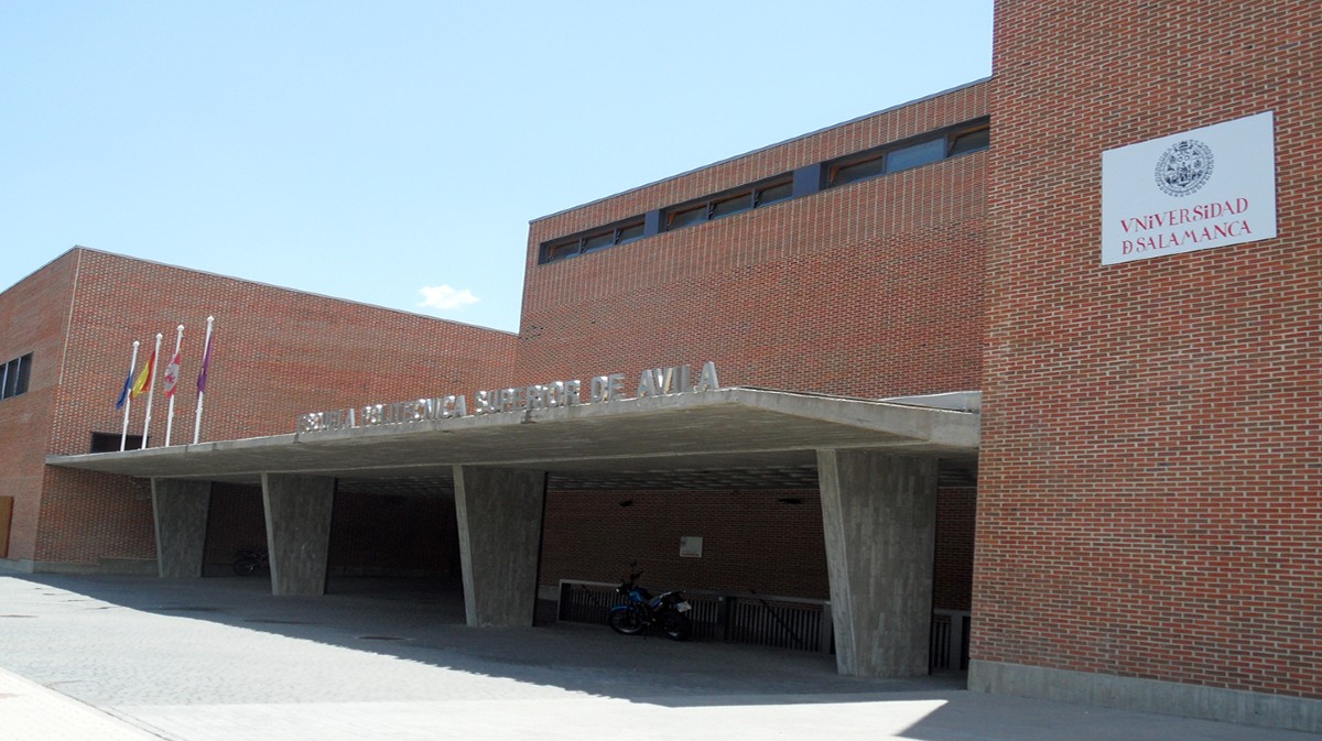 Escuela de Enfermer&iacute;a de &Aacute;vila.