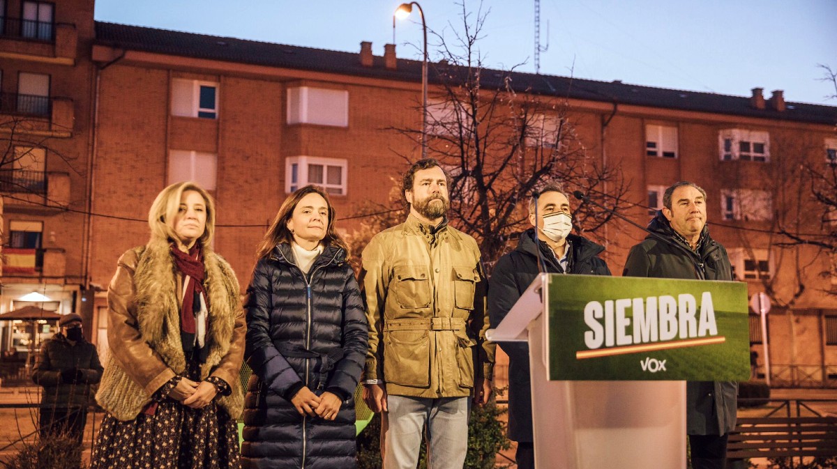 Acto de Vox en 2022 en Ar&eacute;valo.