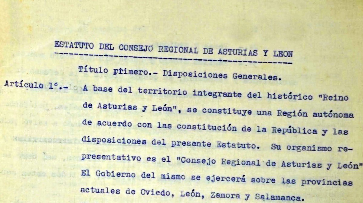 Detalle del primer estatuto de Asturias. Foto: Facebook La Tr&oacute;kola.