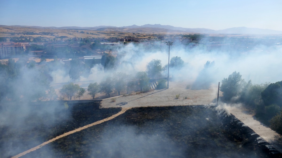 Incendio de un veh&iacute;culo en la calle Bilbao.