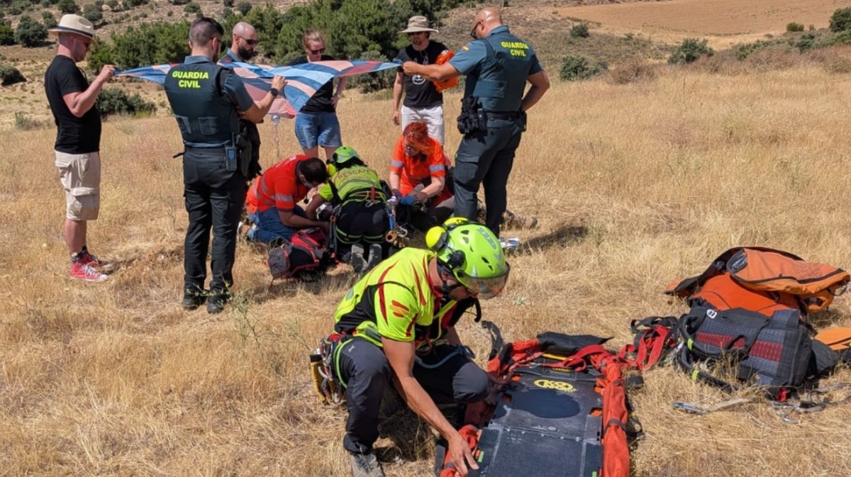 Rescate del parapentista herido al aterrizar.