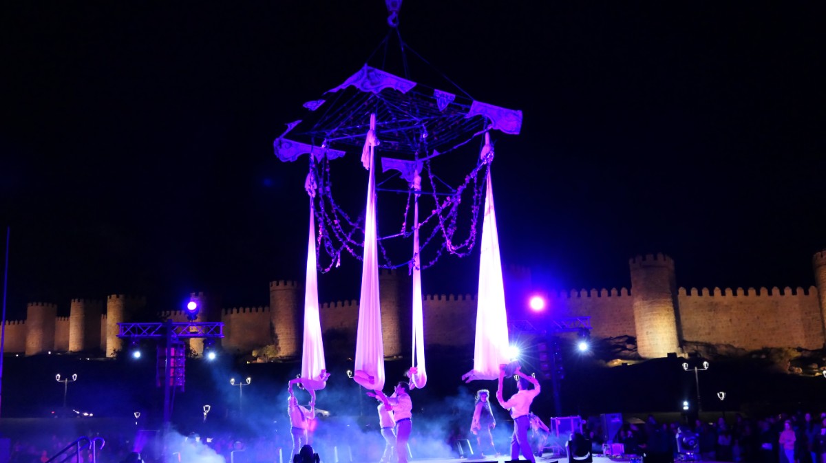 Espect&aacute;culo de la compa&ntilde;&iacute;a Voal&aacute; en el festival Cir&Co.