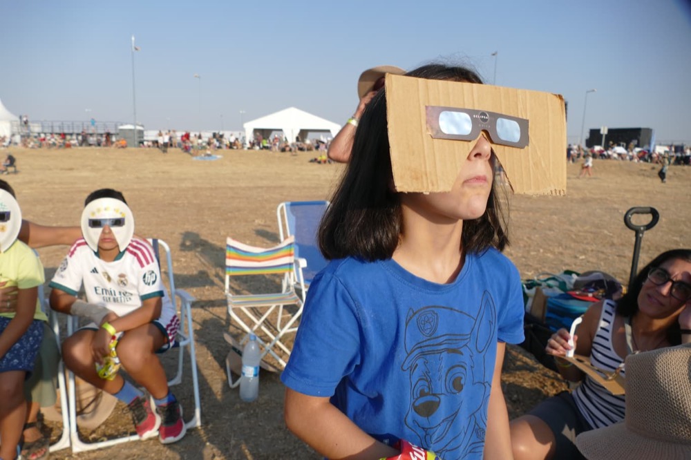 Multidunario evento para presenciar el eclipse solar en Ar&eacute;valo.