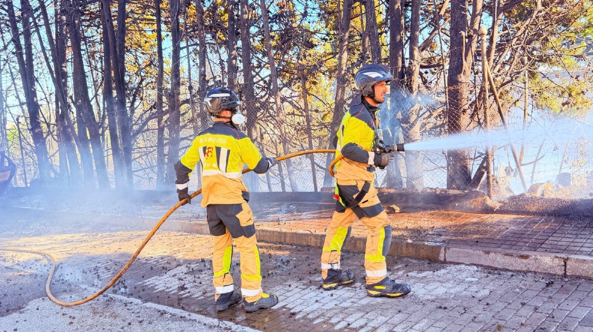 Incendio de un veh&iacute;culo en la calle Bilbao.