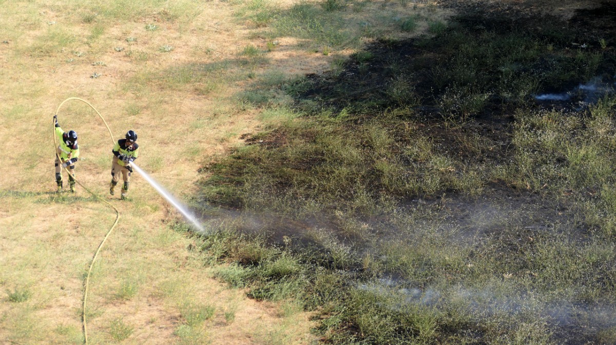 Incendio de un veh&iacute;culo en la calle Bilbao.
