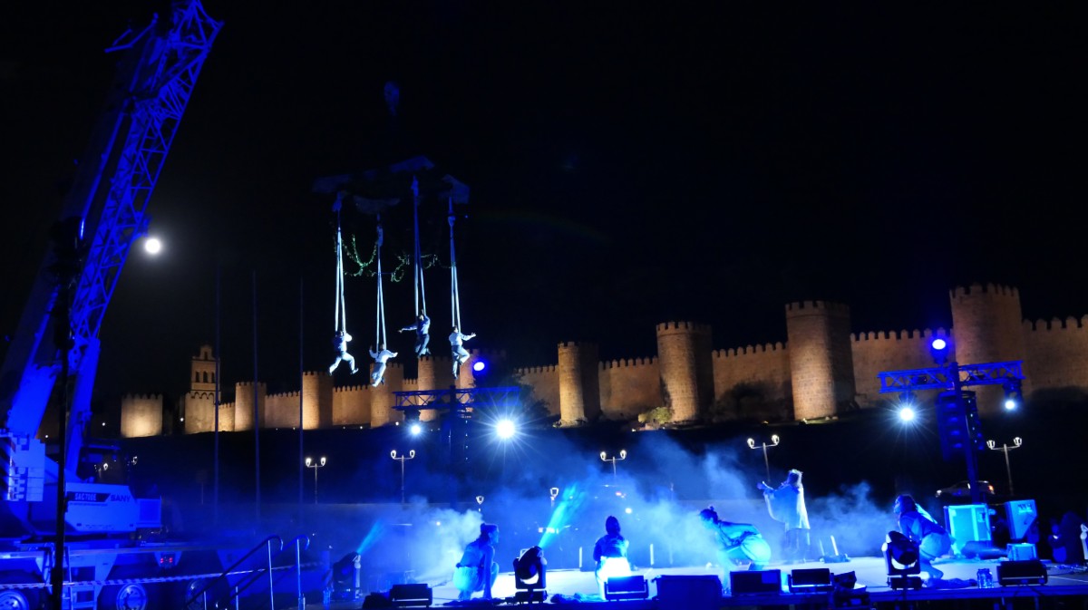 Espect&aacute;culo de la compa&ntilde;&iacute;a Voal&aacute; en el festival Cir&Co.