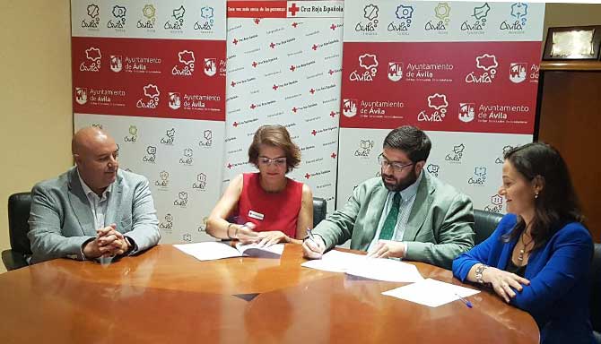 Firma del convenio entre Cruz Roja y Ayuntamiento de Ávila.