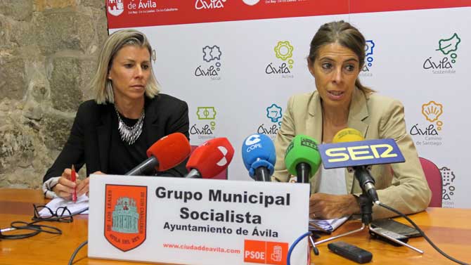 Eva Arias y Yolanda Vázquez en rueda de prensa.