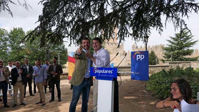 Pablo Casado y Fernández Mañueco.