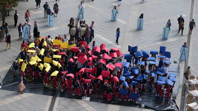 Celebración del Día del Alzheimer en el Mercado Grande.