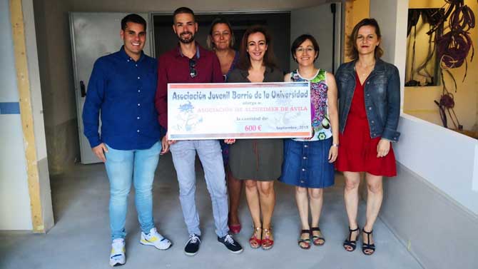 Entrega de la Marcha Solidaria a Afávila.