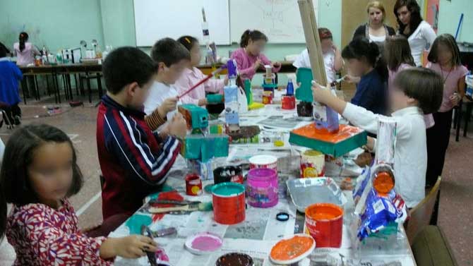 Taller Abierto de Arte para Niños en la Escuela de Educación.