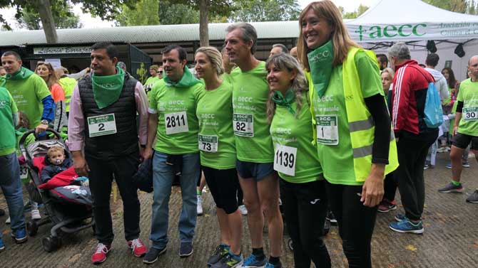 Representantes del PP antes de la marcha de la AECC.