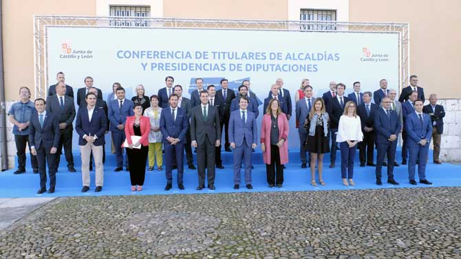 Conferencia de Alcaldes y Presidentes de Diputación.