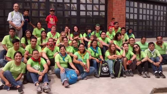 Alunmas de la UCAV, de la Católica de Valencia y de la UNIVA en Lomas de Tabachines, Guadalajara (México).