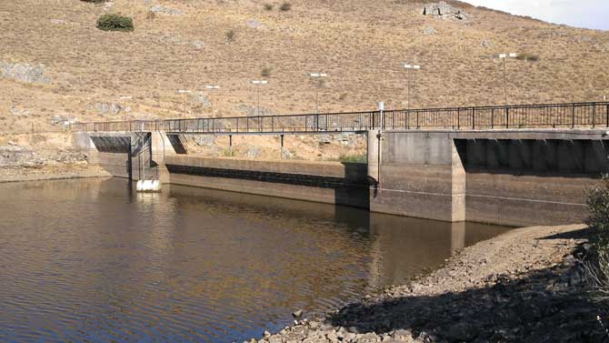 Embalse de Serones en agosto.