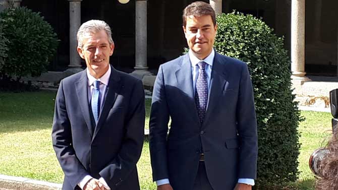 Jos&eacute; Francisco Hern&aacute;ndez y &Aacute;ngel Ib&aacute;&ntilde;ez en la Delegaci&oacute;n Territorial en &Aacute;vila.