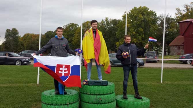 Jesús Crespo en el podio del campeonato europeo de arada.