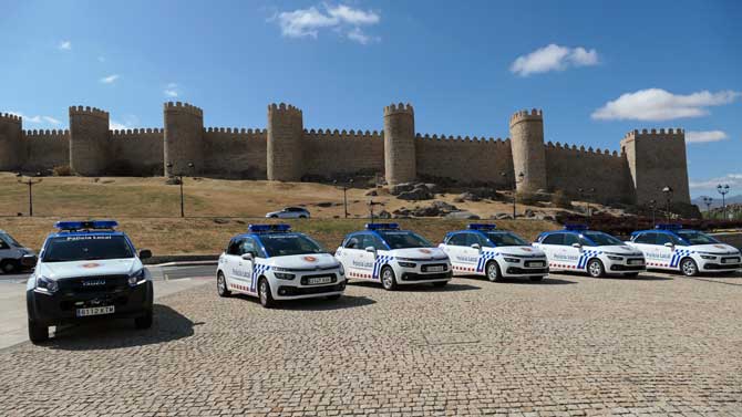 Nuevos vehículos de la Policía Local presentados en agosto.