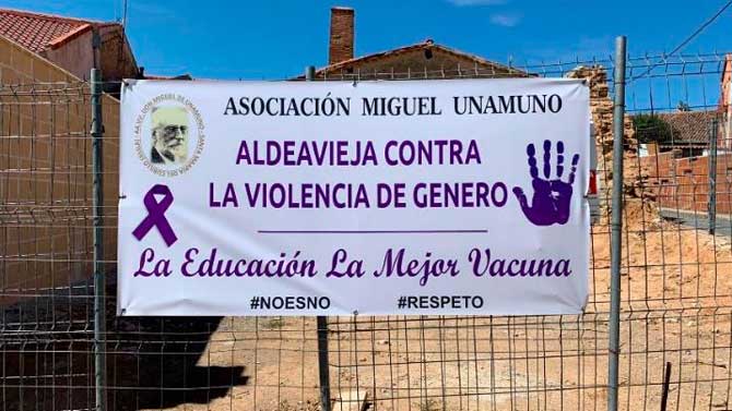 Pancarta contra la violencia de g&eacute;nero en Aldeavieja.