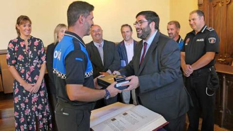 Toma de posesión de nuevos policías locales.
