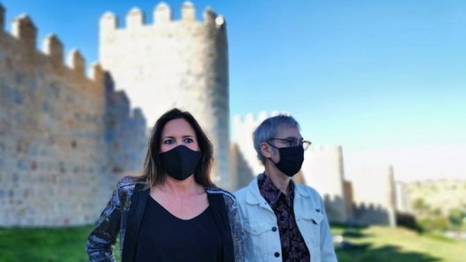 Rebeca Jiménez, junto a Ariel Rot, antes de iniciar la grabación.