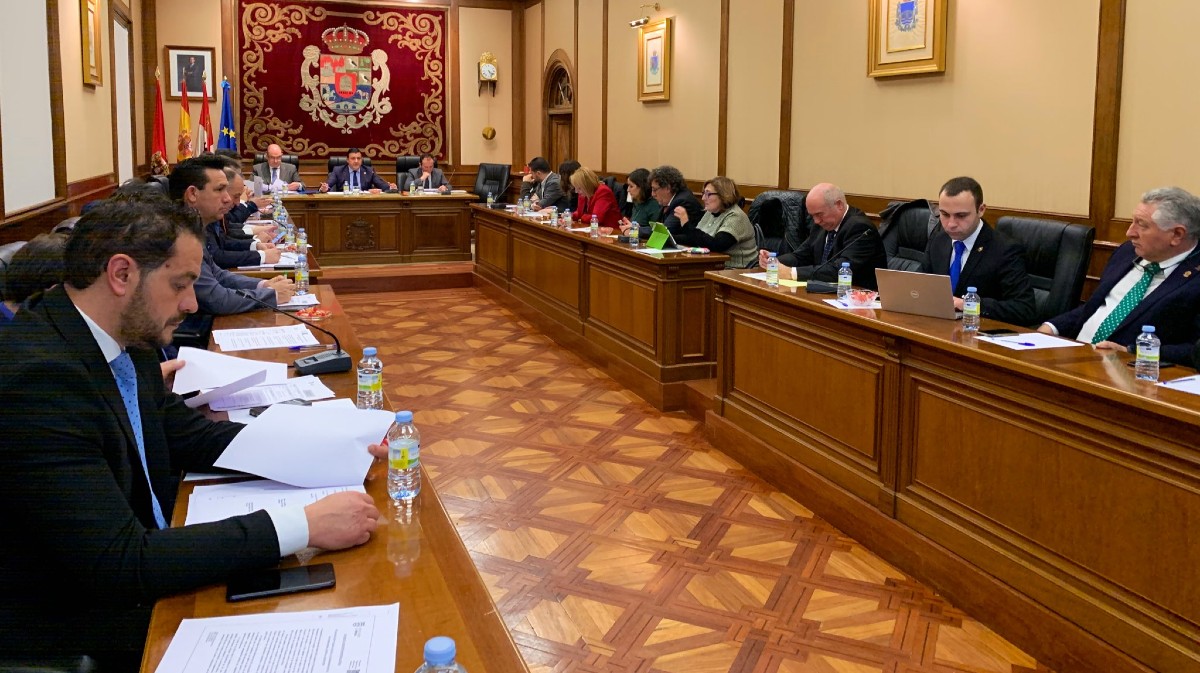 Pleno de la Diputación en 2019, al comienzo del mandato.
