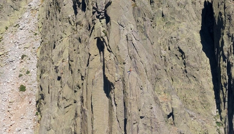 Rescate de un montañero fallecido cuando escalaba el pico Torreón de Los Galayos.