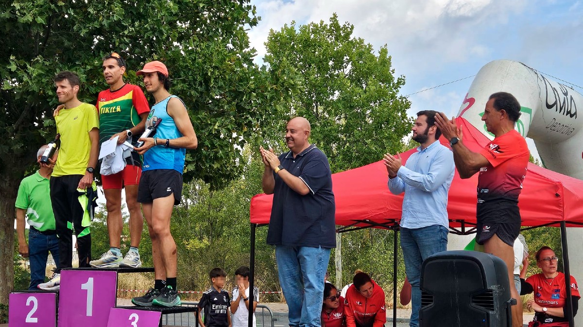Podio masculino del Memorial Juián Hernández.