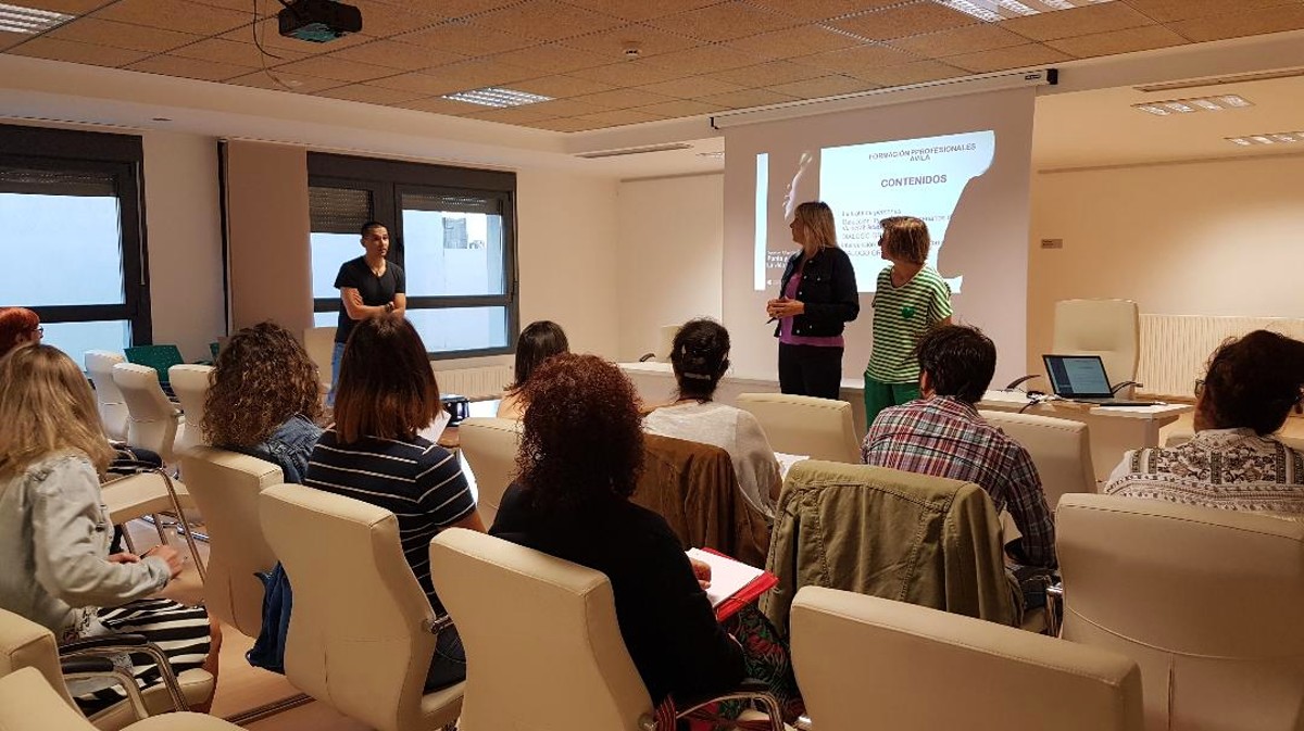 Jornada de formación sobre intervención con víctimas de trata en 2023.
