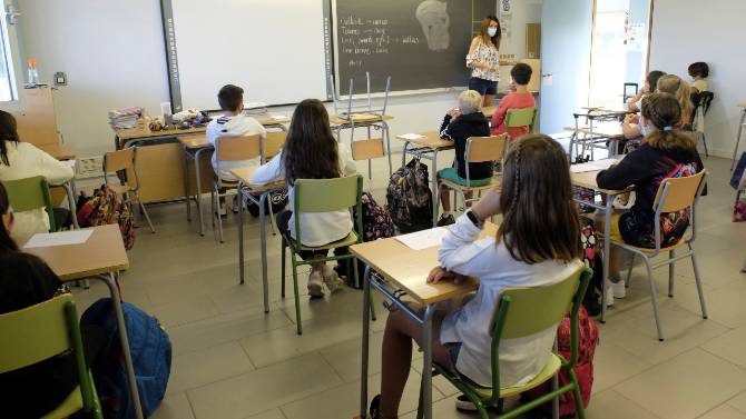 Escolares en un aula.