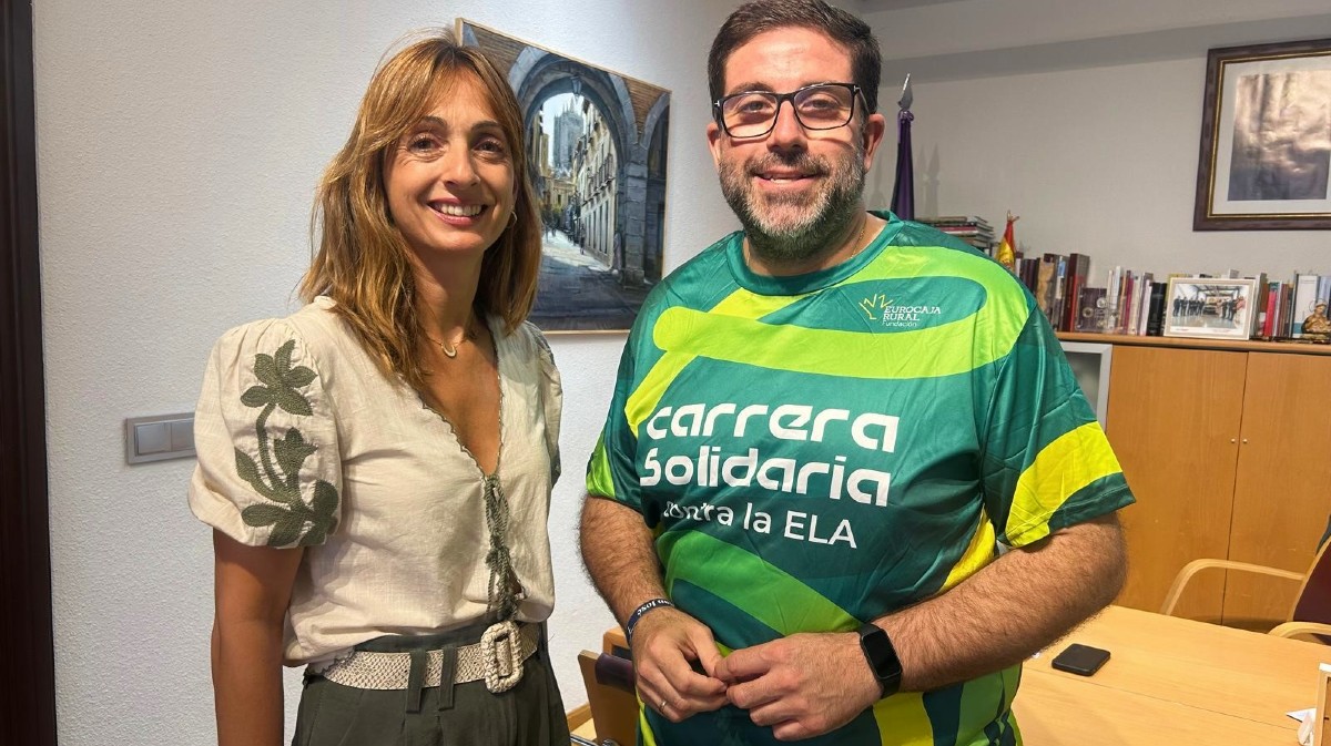 La directora de Eurocaja Rural y el alcalde de Ávila.