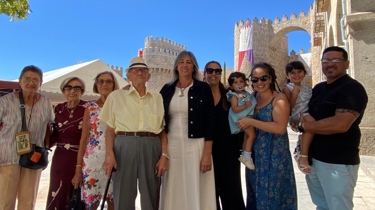 Antonio Gómez junto a amigos y familiares