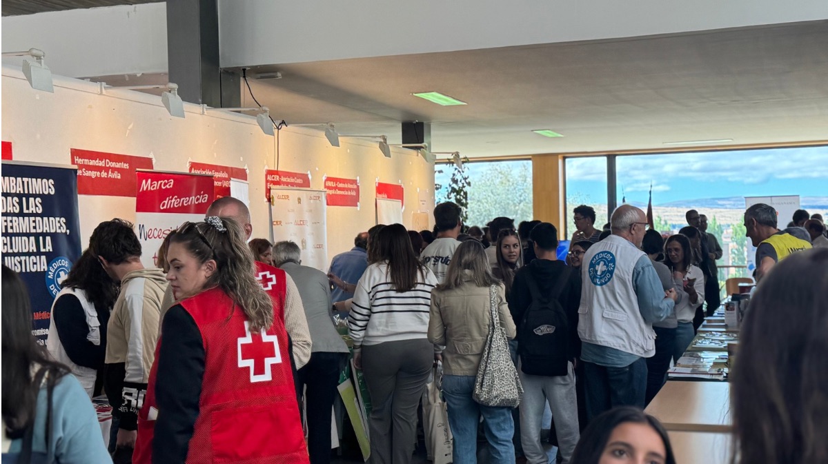 Feria de bienvenida en la USAL