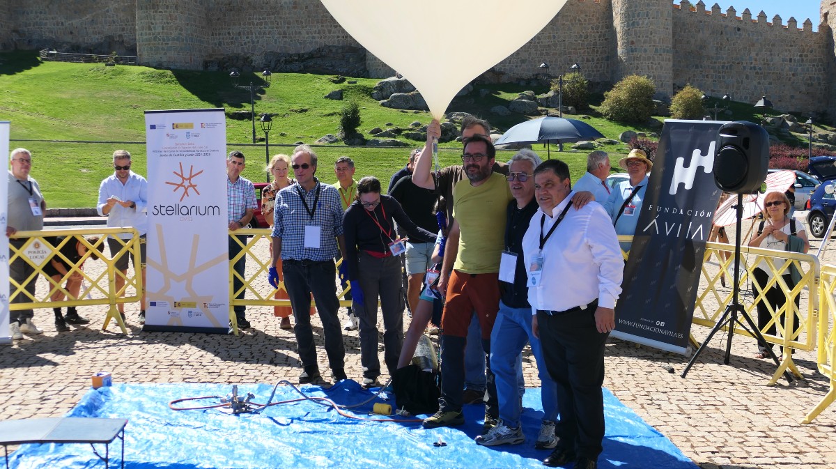 Lanzamiento del globo sonda Magu desde &Aacute;vila.