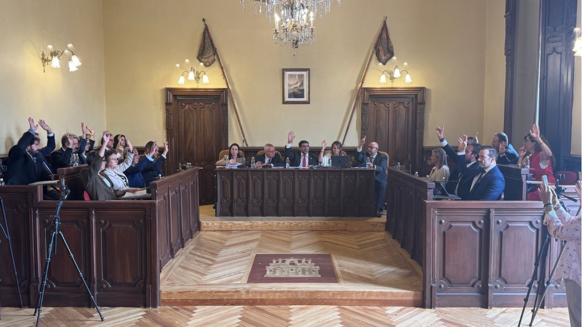 Votaci&oacute;n del pleno en el Ayuntamiento de &Aacute;vila