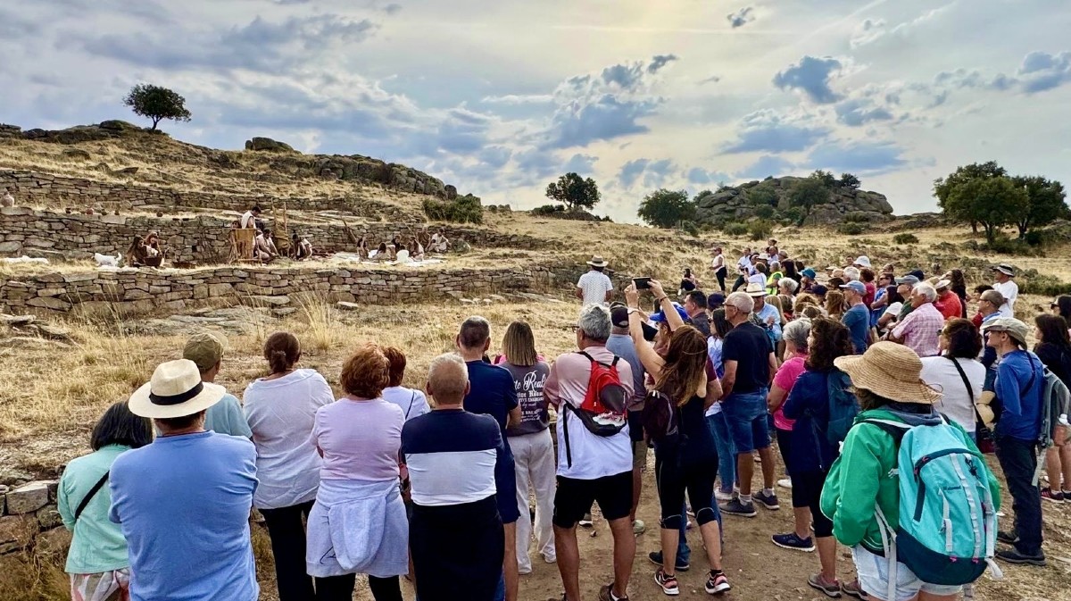 Visita al castro de Las Cogotas en el D&iacute;a Mundial del Turismo.