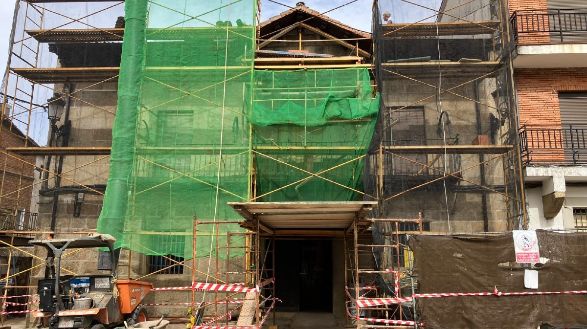 Obras en el Ayuntamiento de San Esteban del Valle.