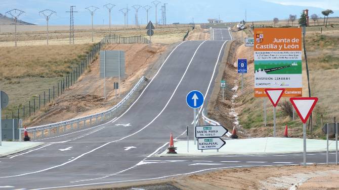 Carretera AV-500 entre &Aacute;vila y El Espinar.